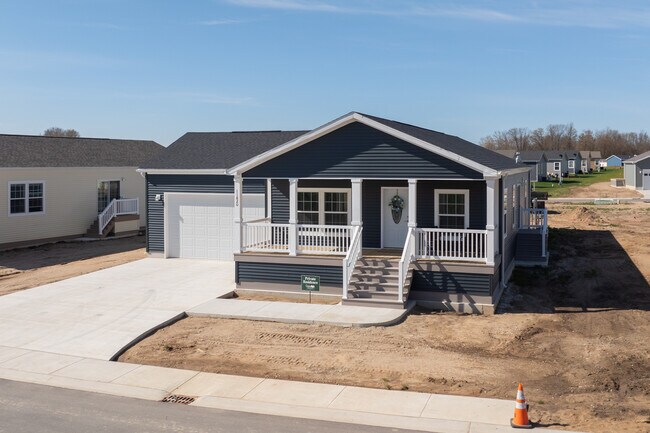 Crystal Glade Dr in Rockford, MI - Building Photo - Building Photo