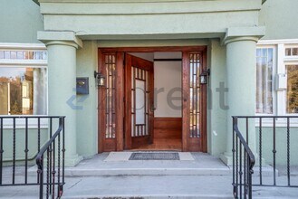 1001 MacArthur Blvd in Oakland, CA - Foto de edificio - Building Photo