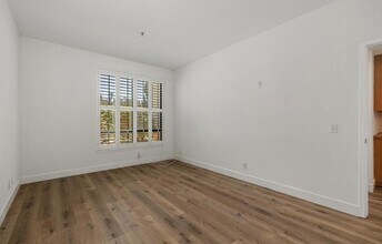 5895 Friars Rd in San Diego, CA - Building Photo - Building Photo