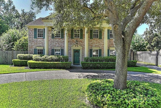 property at 14627 Carolcrest Dr