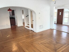 2346 SW 20th St in Miami, FL - Building Photo - Building Photo