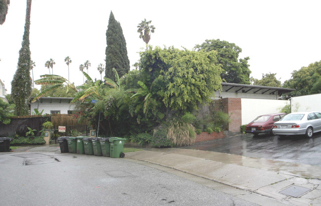 6043-6053 Selma Ave in Los Angeles, CA - Building Photo - Building Photo