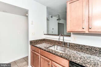 1001 N Randolph St in Arlington, VA - Building Photo - Building Photo