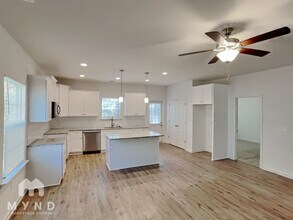 203 S Skyland Dr in Bessemer City, NC - Building Photo - Building Photo