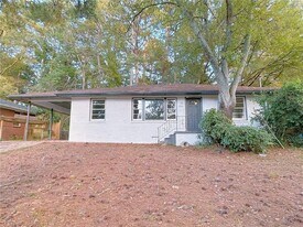 2744 Fairlane Dr SE in Atlanta, GA - Building Photo