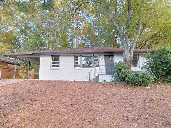 property at 2744 Fairlane Dr SE
