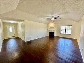 801 Jon Dr in Bentonville, AR - Building Photo - Building Photo