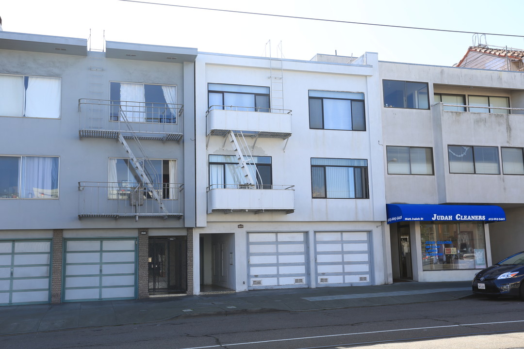 2665 Judah St in San Francisco, CA - Building Photo