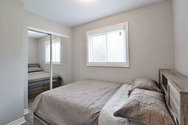 752 Chestnut St in Innisfil, ON - Building Photo - Building Photo