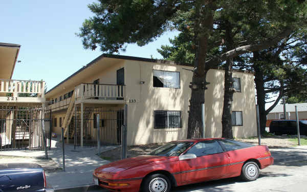 233 Grove Ave in Richmond, CA - Foto de edificio - Building Photo