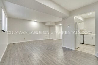 249 S 700 E in Salt Lake City, UT - Building Photo - Building Photo