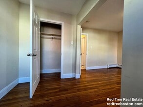 13 Linden St, Unit 2 in Somerville, MA - Building Photo - Building Photo