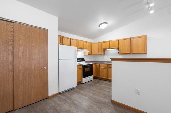 Stonefield Apartments in Mauston, WI - Foto de edificio - Building Photo