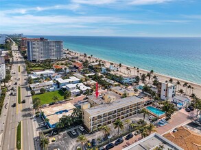 322 Harding St-Unit -B202 in Hollywood, FL - Foto de edificio - Building Photo