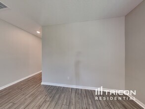 523 Falcon Ridge Rd in St. Augustine, FL - Foto de edificio - Building Photo