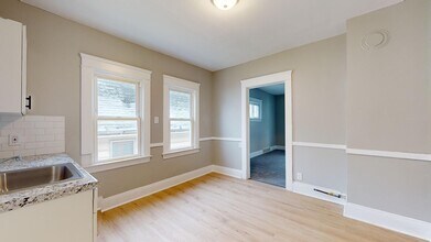 3465 W 56th St-Unit -Up Unit in Cleveland, OH - Building Photo - Building Photo