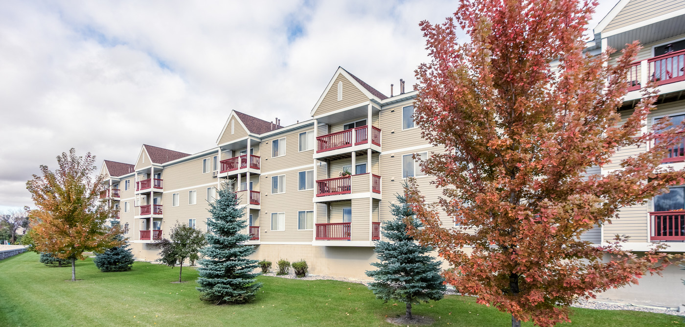 SummerField Crookston 55+ place apartments in Crookston, MN - Building Photo