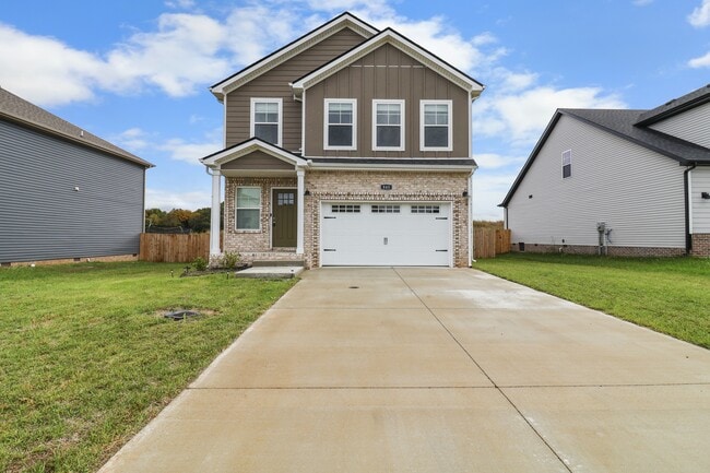 845 Macon Ln in Clarksville, TN - Building Photo - Building Photo