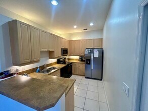 527 Commons Dr in Palm Beach Gardens, FL - Building Photo - Building Photo