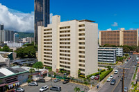 The Sandalwood in Honolulu, HI - Building Photo - Building Photo