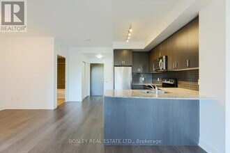 7608 Yonge St in Vaughan, ON - Building Photo - Building Photo