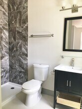 700 E 45th St in Austin, TX - Building Photo - Building Photo