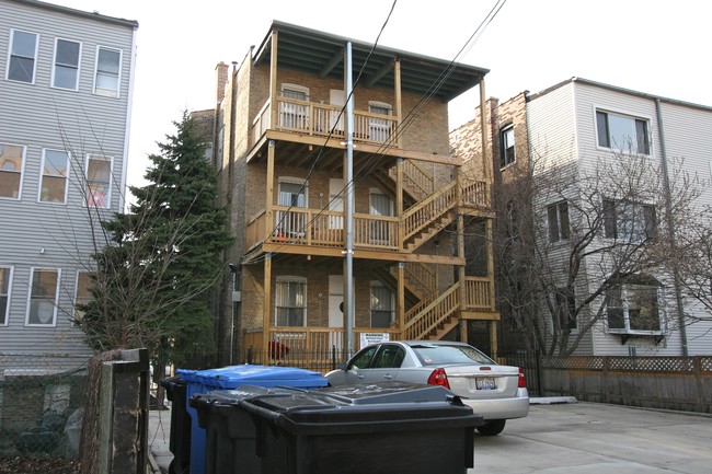 3821 N Wilton Ave in Chicago, IL - Foto de edificio - Building Photo