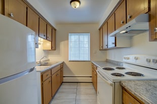 4811 Cadieux Rd in Detroit, MI - Building Photo