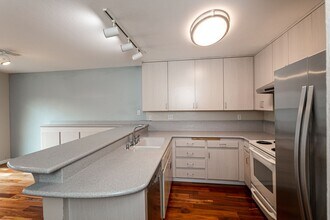 1017 Kingston Ln in Alameda, CA - Building Photo - Building Photo