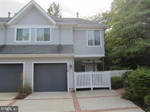 property at 1218 Chanticleer