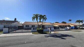 13340 SW 23rd St in Miami, FL - Building Photo