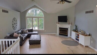 969 Bogie Lake Rd in White Lake, MI - Building Photo - Building Photo
