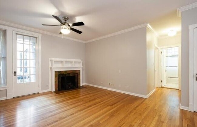 property at 4019 N Clarendon Ave