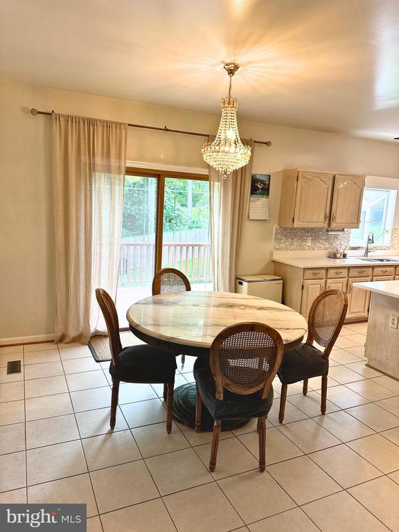 2 Royal Dominion Ct in Bethesda, MD - Building Photo - Building Photo