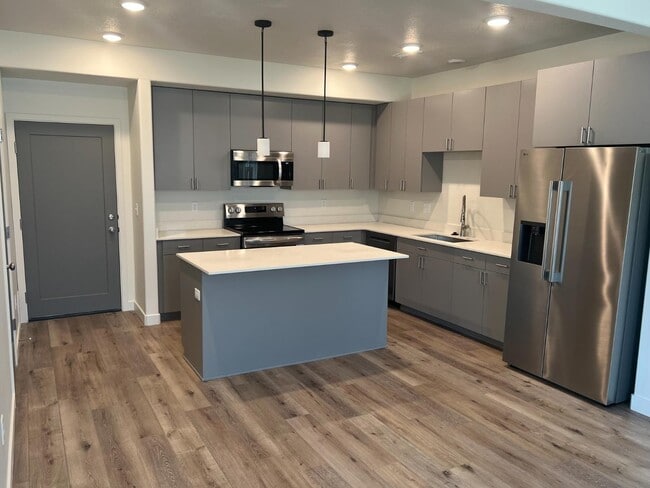 646 E 12225 S in Draper, UT - Building Photo - Building Photo