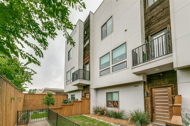 property at 3816 Roseland Ave