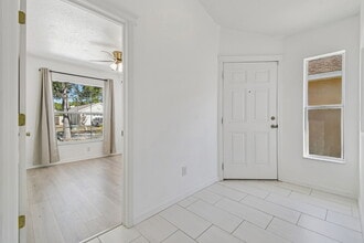 7527 Oxford Garden Cir in Apollo Beach, FL - Building Photo - Building Photo