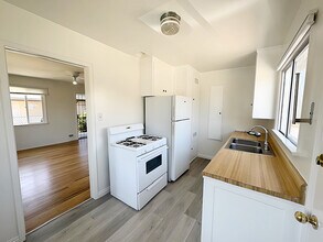 8521 Kittyhawk Ave, Unit 8521 in Los Angeles, CA - Building Photo - Building Photo