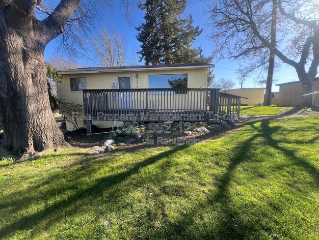 property at 5210 W Henry St