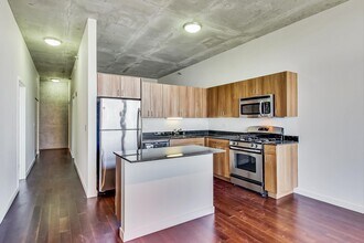 235 W Van Buren St, Unit 4107 in Chicago, IL - Building Photo - Building Photo