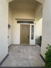 301 Arbor Garden Ave in Las Vegas, NV - Building Photo - Building Photo