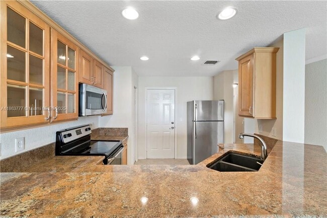 5905 5905 in Tamarac, FL - Building Photo - Building Photo