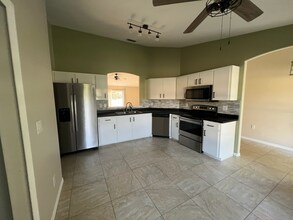 50 Spinnaker Cir in South Daytona, FL - Building Photo - Building Photo