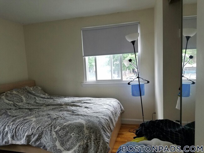 1799 Centre St