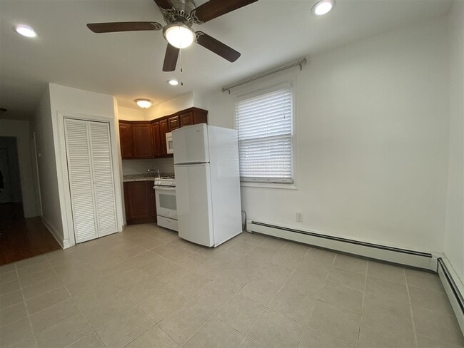 354 Paterson Plank Rd in Jersey City, NJ - Building Photo - Building Photo