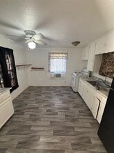 1711 Groesbeck St in Stephenville, TX - Building Photo - Building Photo