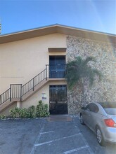 206 NE 3rd St in Hallandale Beach, FL - Building Photo - Building Photo