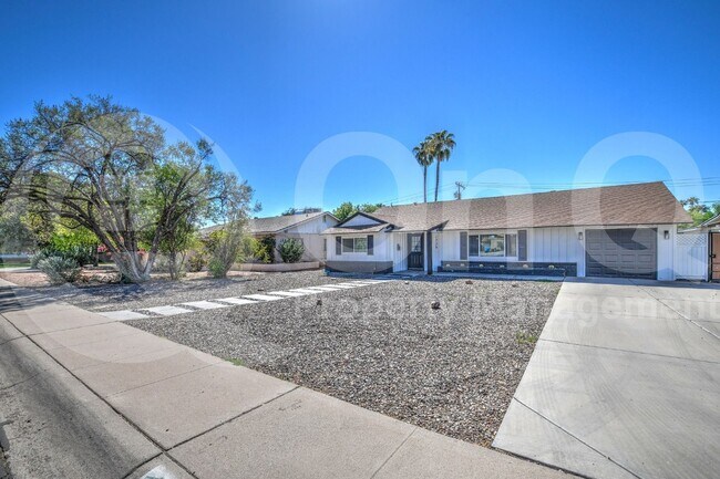 1725 W Mitchell Dr in Phoenix, AZ - Building Photo - Building Photo