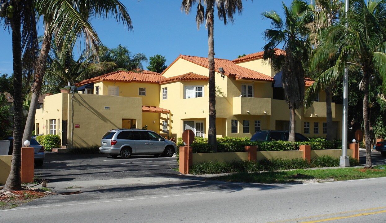 2918 Bird Ave in Miami, FL - Building Photo