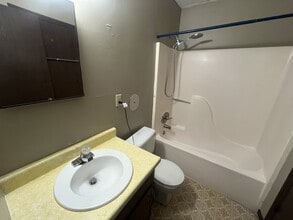 511 Laurel St in Warrensburg, MO - Building Photo - Building Photo